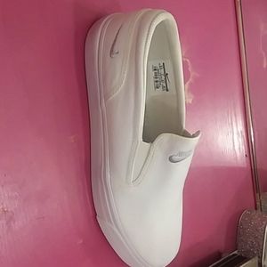 Shoes/Sneakers